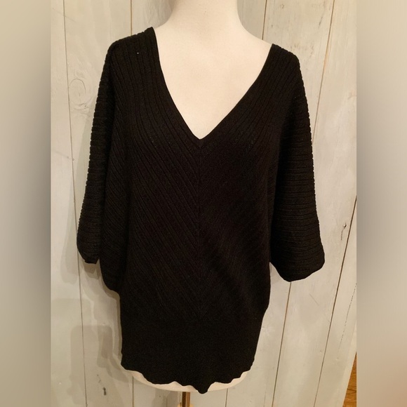 Lane Bryant Women’s Plus Black V-Neck 3/4 Dolman Short Sleeve Sweater‎ Si… - Picture 1 of 6